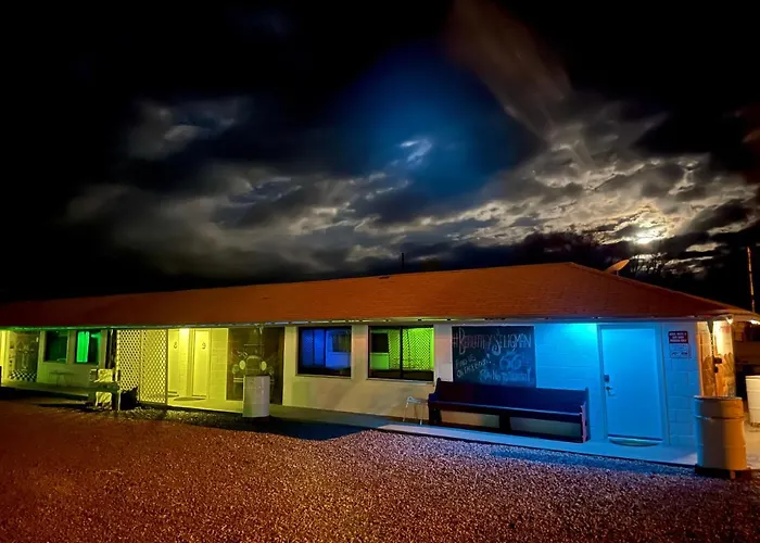 The Aztec & Creative Space 5* Seligman