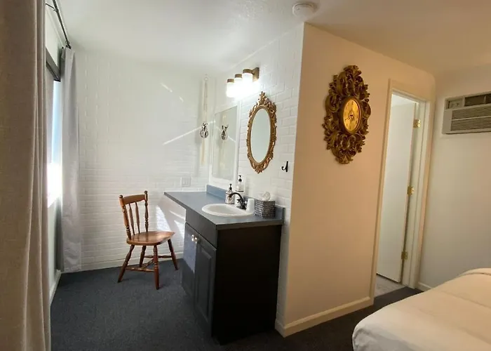 Motel The Aztec & Creative Space