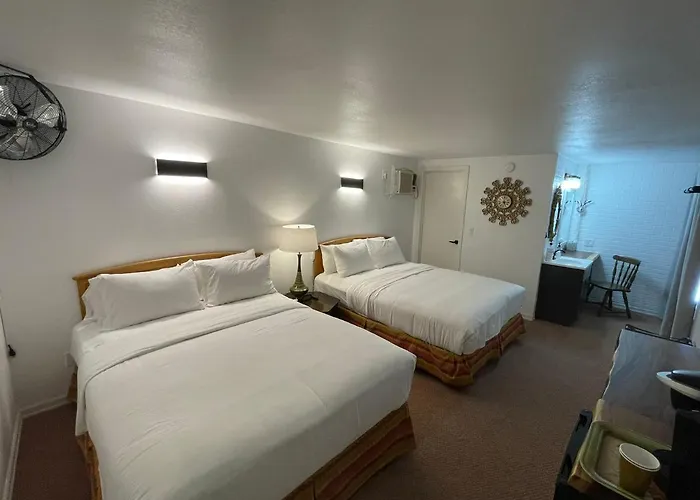 Motel The Aztec & Creative Space 5*