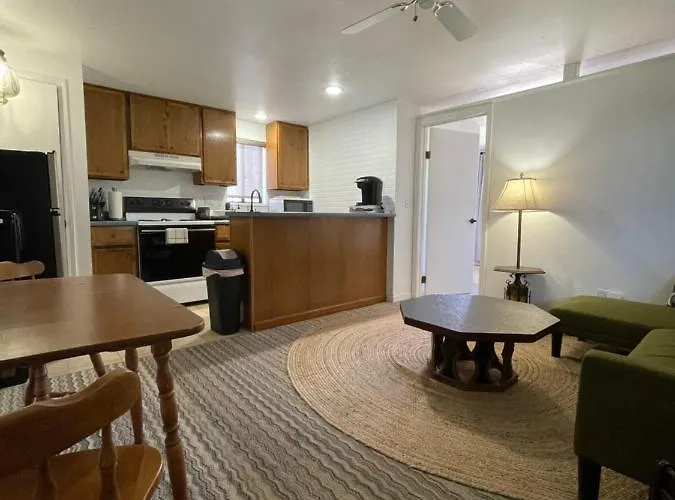 Motel The Aztec & Creative Space 5*