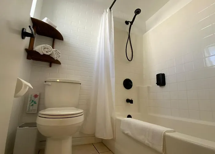 Motel The Aztec & Creative Space 5*