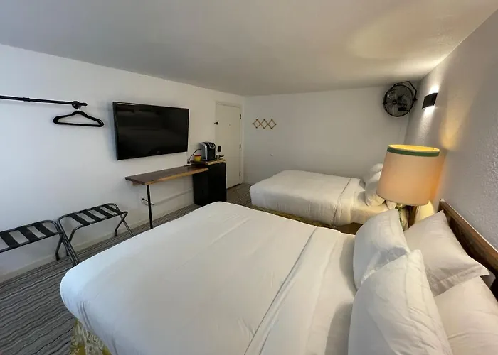 Motel The Aztec & Creative Space Seligman