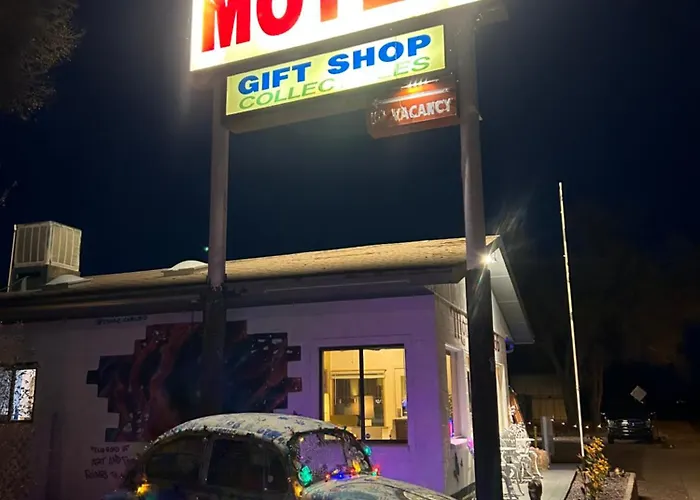 The Aztec & Creative Space Motel Seligman